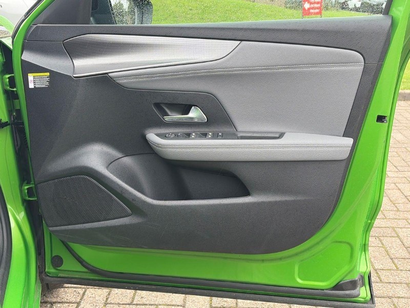 2025 (25) VAUXHALL MOKKA 100kW Griffin 50kWh 5dr Auto 5764708