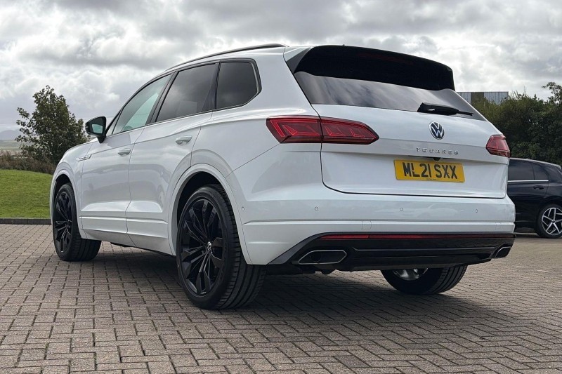 2021 (21) VOLKSWAGEN TOUAREG 3.0 V6 TDI 4Motion Black Edition 5dr Tip Auto 5781835