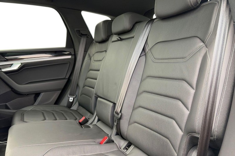 2021 (21) VOLKSWAGEN TOUAREG 3.0 V6 TDI 4Motion Black Edition 5dr Tip Auto 5781802