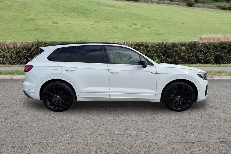 2021 (21) VOLKSWAGEN TOUAREG 3.0 V6 TDI 4Motion Black Edition 5dr Tip Auto 5781798