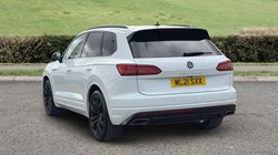 2021 (21) VOLKSWAGEN TOUAREG 3.0 V6 TDI 4Motion Black Edition 5dr Tip Auto 5781797