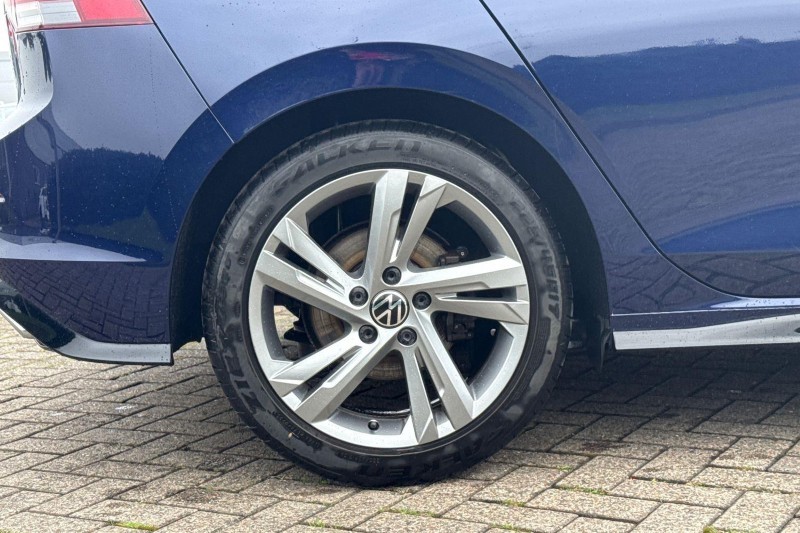 2022 (22) VOLKSWAGEN GOLF 1.5 eTSI 150 R-Line 5dr DSG 5844234