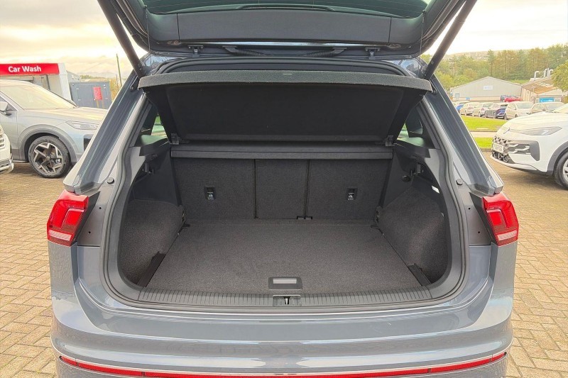 2022 (22) VOLKSWAGEN TIGUAN 2.0 TDI R-Line 5dr DSG 5851743