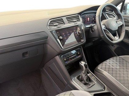 2022 (22) VOLKSWAGEN TIGUAN 2.0 TDI R-Line 5dr DSG