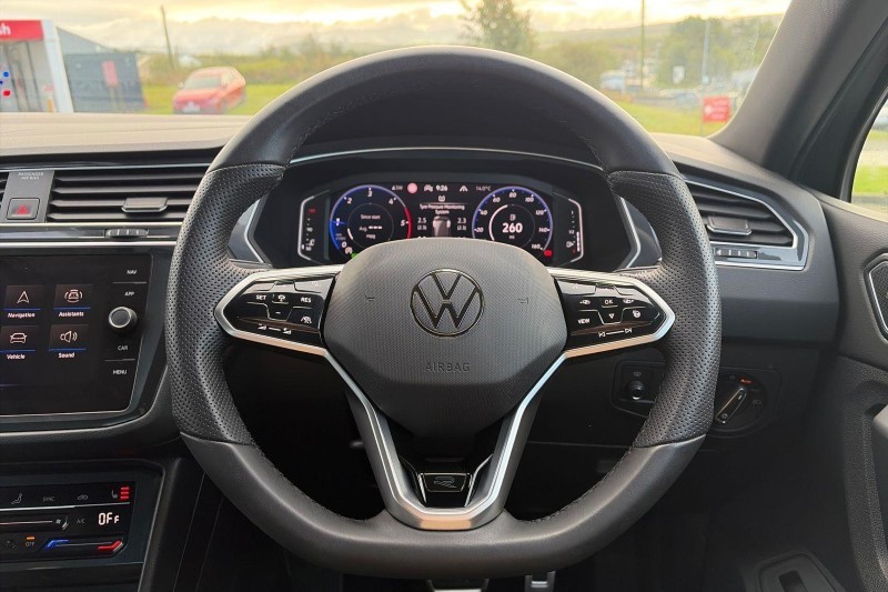2022 (22) VOLKSWAGEN TIGUAN 2.0 TDI R-Line 5dr DSG 5851728