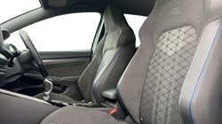 2025 (75) VOLKSWAGEN GOLF 1.5 TSI 150 R-Line 5dr 5765595