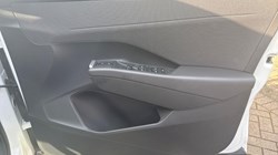 2026 (26) VOLKSWAGEN T-ROC 1.5 eTSI 150 Life 5dr DSG 5760468