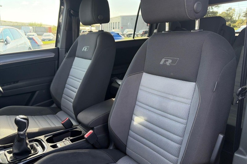 2023 (73) VOLKSWAGEN TOURAN 1.5 TSI EVO R-Line 5dr 5802443