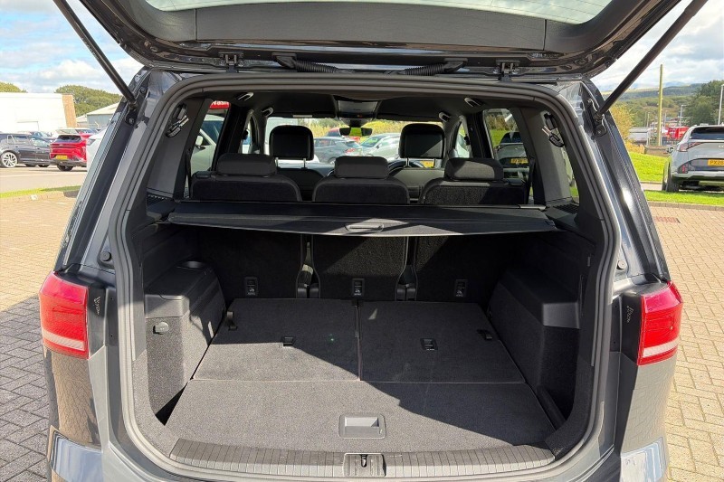 2023 (73) VOLKSWAGEN TOURAN 1.5 TSI EVO R-Line 5dr 5802444