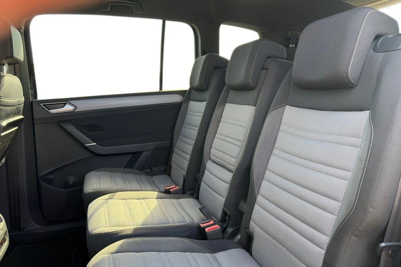 2023 (73) VOLKSWAGEN TOURAN 1.5 TSI EVO R-Line 5dr 5802421