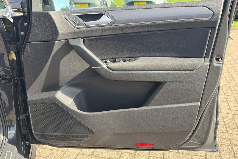2023 (73) VOLKSWAGEN TOURAN 1.5 TSI EVO R-Line 5dr 5802425