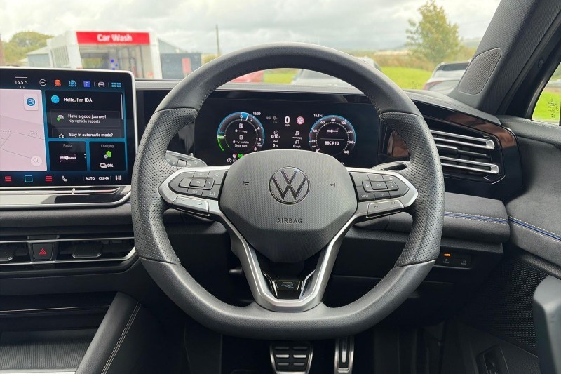 2026 (26) VOLKSWAGEN TIGUAN 1.5 TSI 272 eHybrid R-Line 5dr DSG 5795797