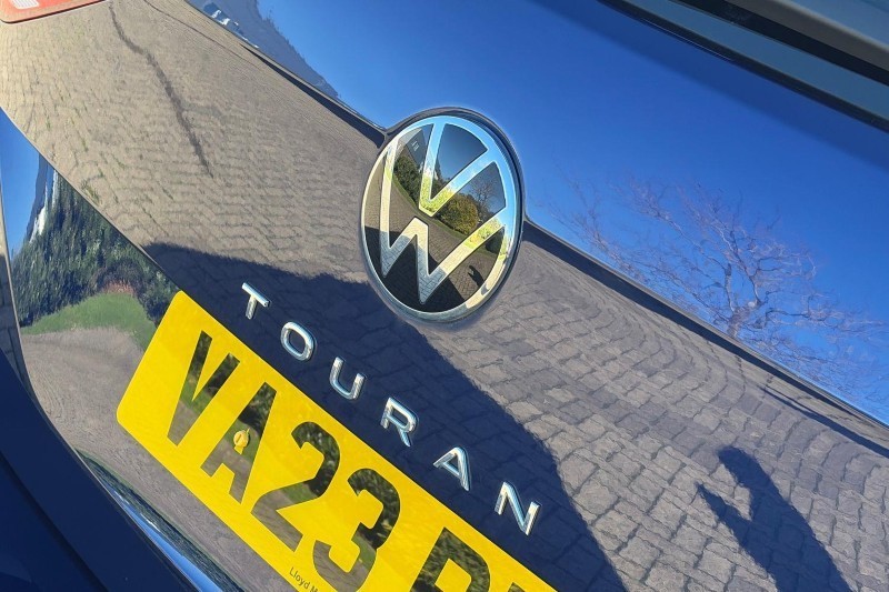 2023 (23) VOLKSWAGEN TOURAN 1.5 TSI EVO SE Family 5dr 5910802