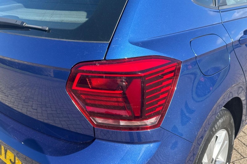 2020 (20) VOLKSWAGEN POLO 1.0 TSI 95 SE 5dr 5886528