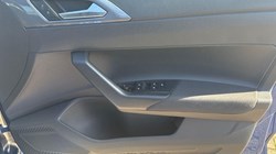 2020 (20) VOLKSWAGEN POLO 1.0 TSI 95 SE 5dr 5886508
