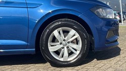 2020 (20) VOLKSWAGEN POLO 1.0 TSI 95 SE 5dr 5886501