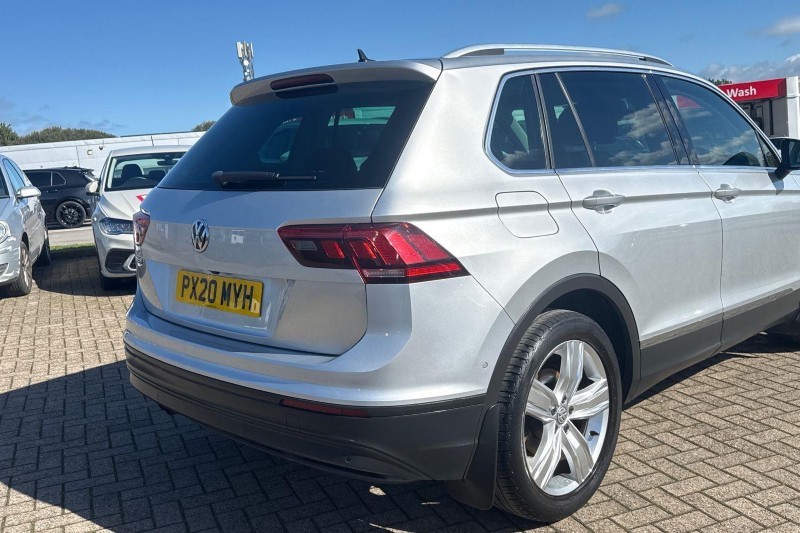 2020 (20) VOLKSWAGEN TIGUAN 1.5 TSi EVO 150 Match 5dr 5857071