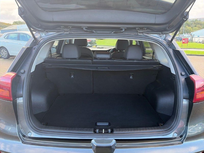 2020 (70) KIA E-NIRO 150kW 3 64kWh 5dr Auto 5919821