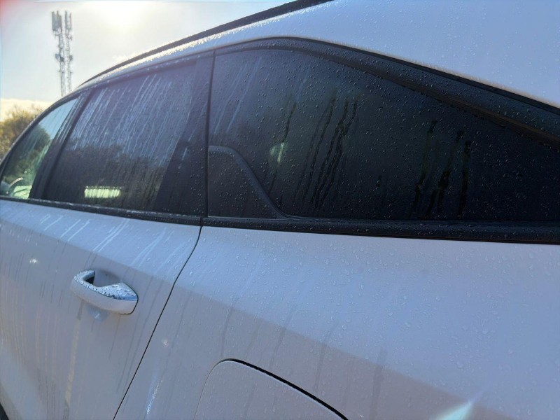 2023 (73) KIA SORENTO 1.6 T-GDi HEV Edition 5dr Auto 5910555