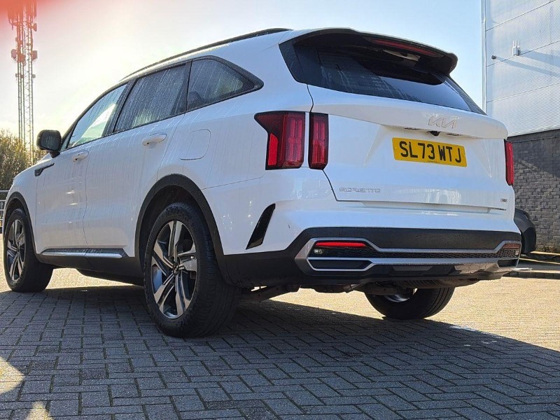2023 (73) KIA SORENTO 1.6 T-GDi HEV Edition 5dr Auto 5910560