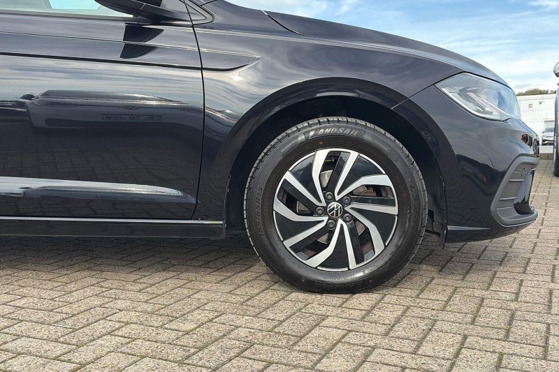 2023 (72) VOLKSWAGEN POLO 1.0 TSI Life 5dr 5875024