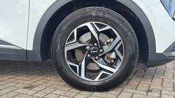 2025 (75) KIA SPORTAGE 1.6T GDi 157 48V ISG 2 5dr 5870757