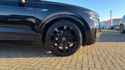 2023 (23) VOLKSWAGEN TOUAREG 3.0 V6 TDI 4Motion Black Edition 5dr Tip Auto 5915028