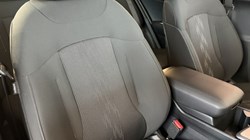 KIA SPORTAGE 1.6T GDi HEV Pure 5dr Auto 4696036