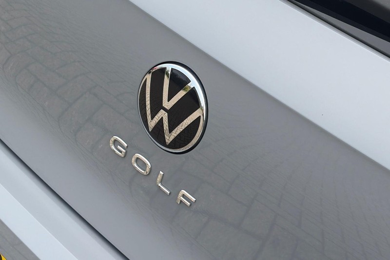 2021 (21) VOLKSWAGEN GOLF 1.5 TSI R-Line 5dr 5906678