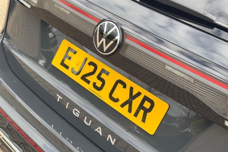 2025 (25) VOLKSWAGEN TIGUAN 2.0 TDI R-Line 5dr DSG 5922513