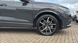 2025 (25) VOLKSWAGEN TIGUAN 2.0 TDI R-Line 5dr DSG 5922477