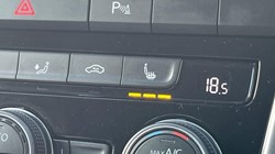 2021 (21) VOLKSWAGEN T-ROC 1.5 TSI EVO R-Line 5dr DSG 5936585