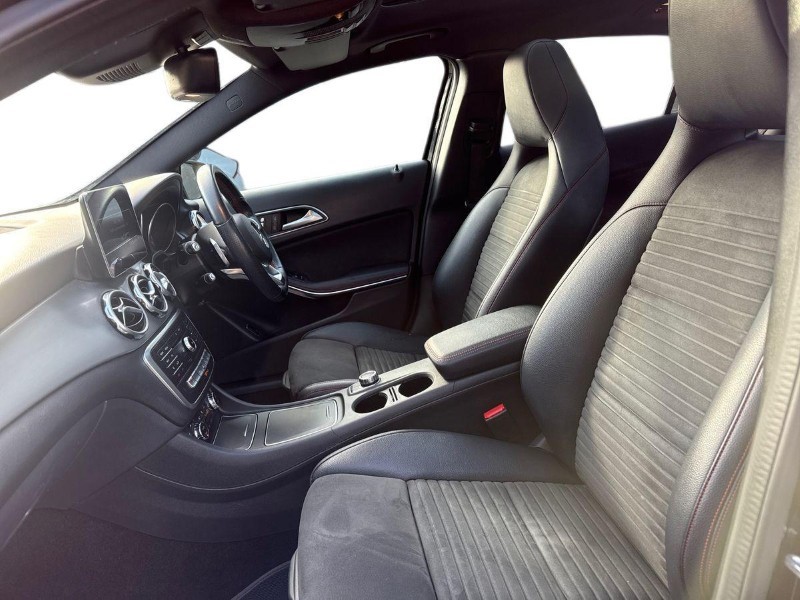 2019 (69) MERCEDES-BENZ GLA 200 AMG Line Edition Plus 5dr Auto 5993351