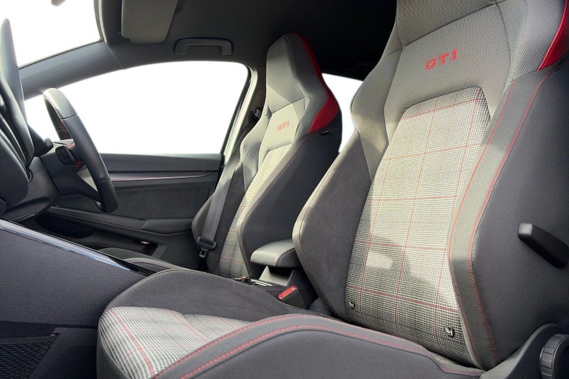 2025 (25) VOLKSWAGEN GOLF 2.0 TSI 265 GTI 5dr DSG 5921010