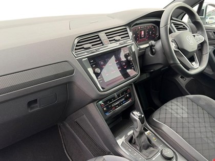 2022 (72) VOLKSWAGEN TIGUAN 2.0 TSI 4Motion R-Line 5dr DSG