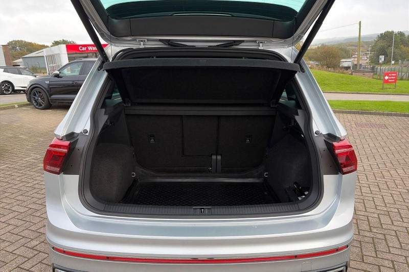 2022 (72) VOLKSWAGEN TIGUAN 2.0 TSI 4Motion R-Line 5dr DSG 5929207