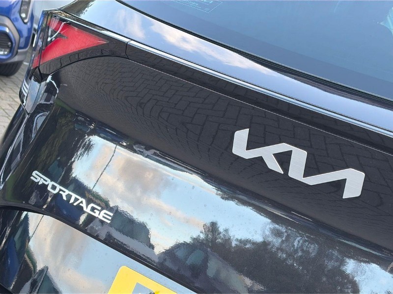 2025 (25) KIA SPORTAGE 1.6T GDi 207 HEV GT-Line S 5dr Auto 5946651