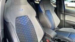 2021 (21) VOLKSWAGEN GOLF 2.0 TSI 320 R 4Motion 5dr DSG 5950137